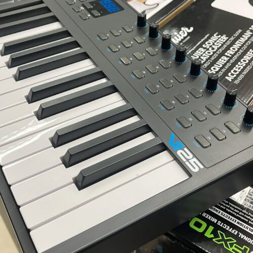 ALESIS VI25 - USATO